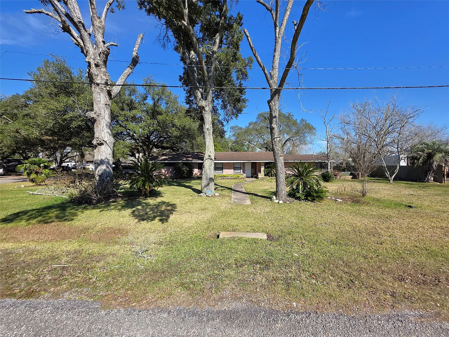 3 bed, 2.5 bath, 1628 sqft, $2,600 — Photo 3