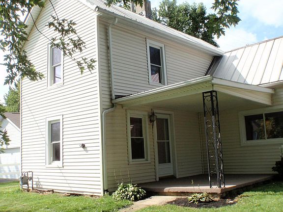 3rd image of 124 Lincoln St SW
