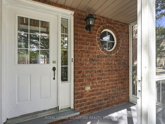 3rd image of 106 Heartleaf Cres