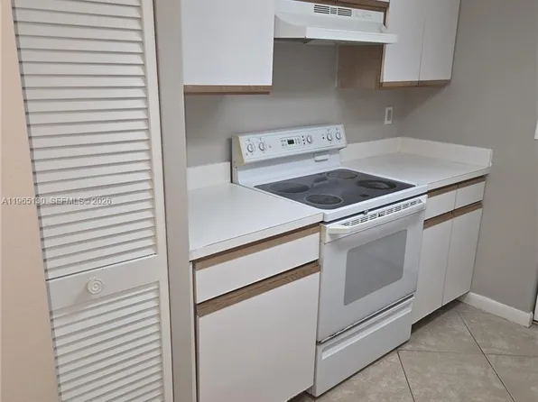 9755 Westview Dr APT 1213, Pompano Beach, FL 33076