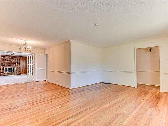 3rd image of 4114 Windsor Spring Rd