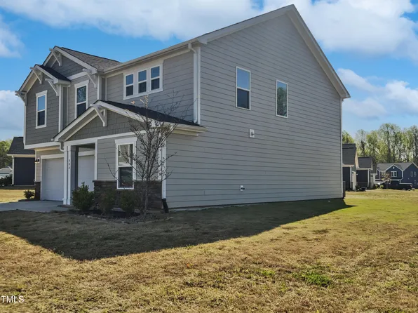 404 Lagoon Ln, Mebane, NC 27302