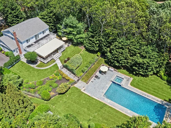 56 Woodthrush Ln, Water Mill, NY 11976