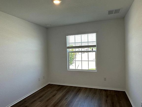 3rd image of 2070 Cool Springs Blvd