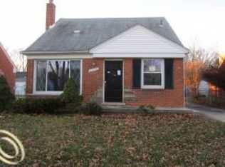 21238 Newcastle Rd, Harper Woods, MI 48225