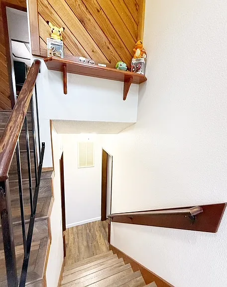 710 Parkway Ct NE — Photo 20