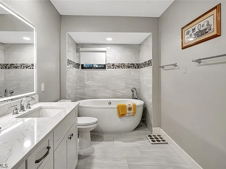 1900 Virginia Ave #103 — Photo 13