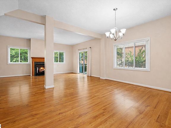 4th image of 108 Commons Dr