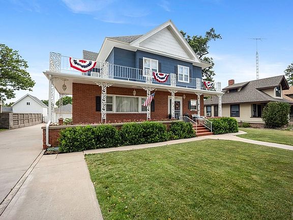 3rd image of 814 Raton Ave