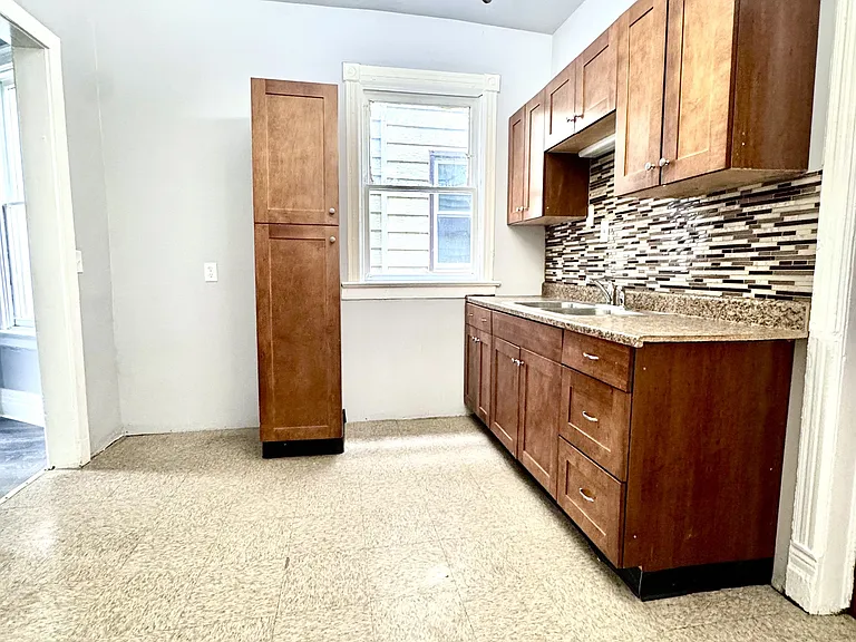 339 Hampshire St #1 — Photo 15