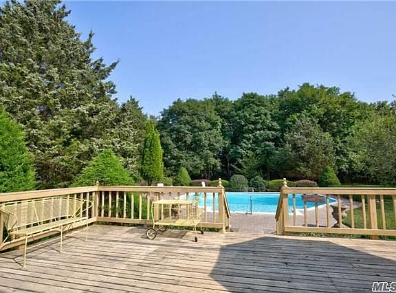 5th image of 1325 Parkview Ln