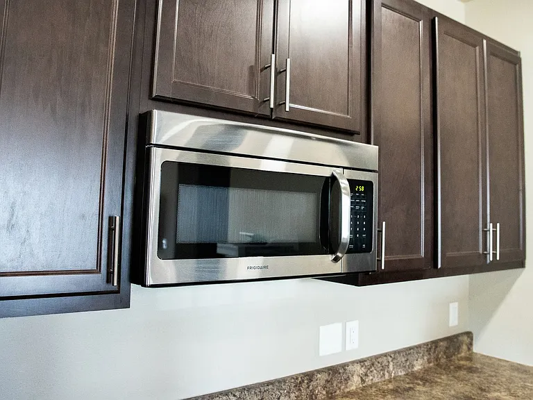 1014 E Walnut St — Photo 5
