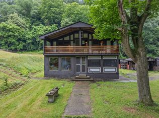 32 Rhodes Ave, Sewickley, PA 15143