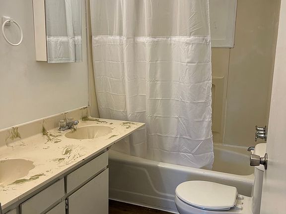 4th image of 305 Vincennes Ave #8