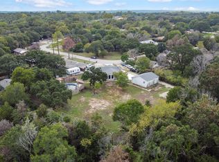 129 N Melanie Dr, Azle, TX 76020