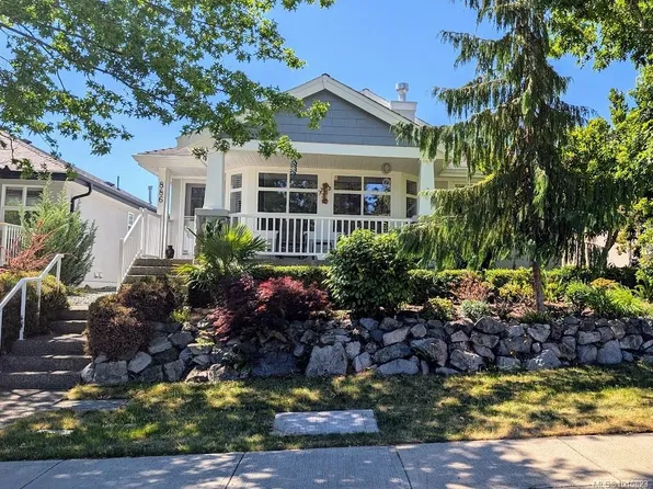 886 Stanhope Rd, Parksville, BC V9P 2T7