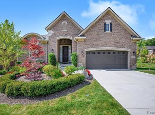 5483 Woodfall Rd, Clarkston, MI 48348