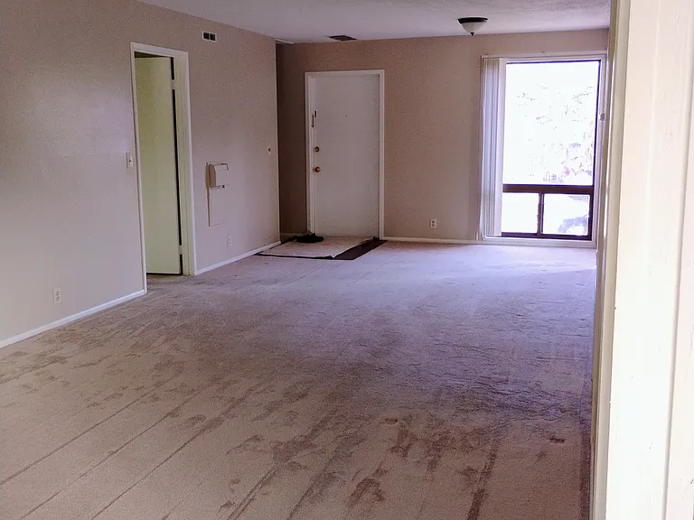 10 Sheoah 2 Blvd — Photo 2