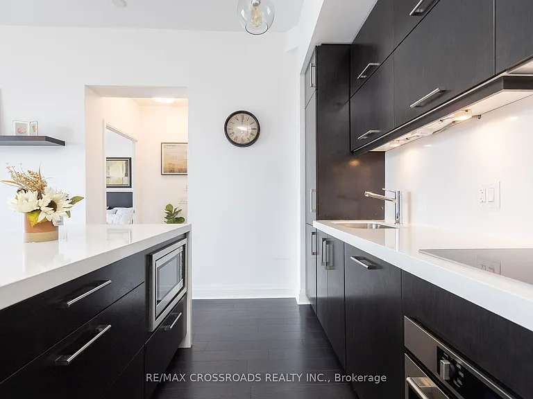 1080 Bay St #4509 — Photo 10