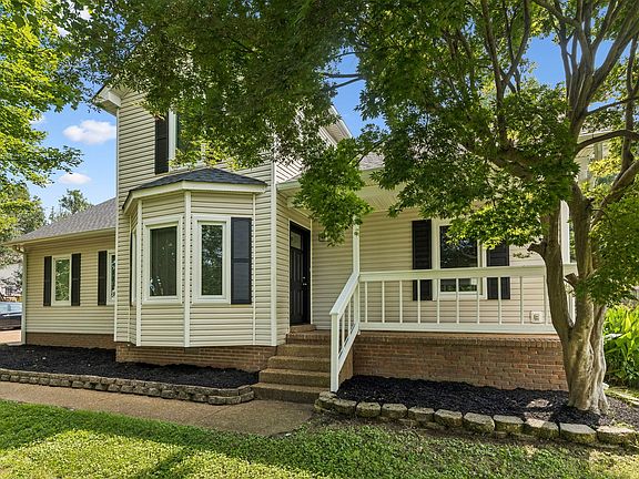 3rd image of 705 Murray Dr