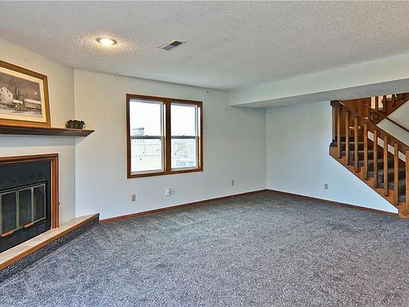 4th image of 744 SE Claremont Ct