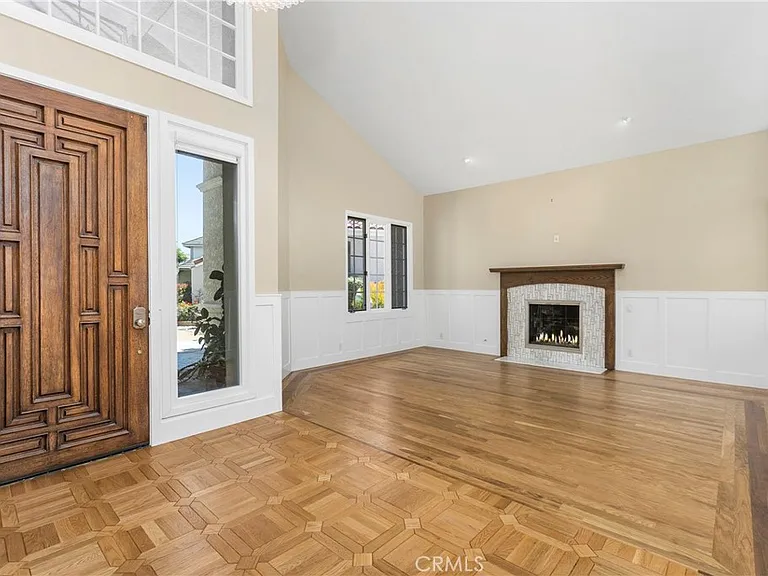 22931 Calle Azorin — Photo 5