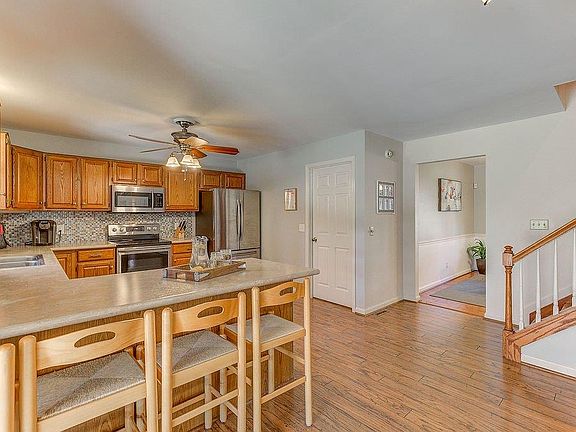 5th image of 222 Ryan Dr