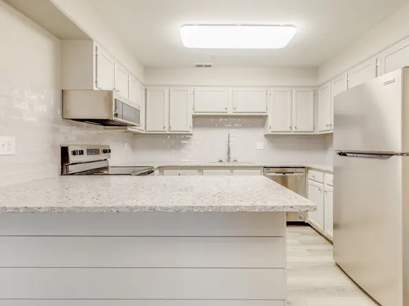 4134 Charlotte Hwy APT G, Clover, SC 29710