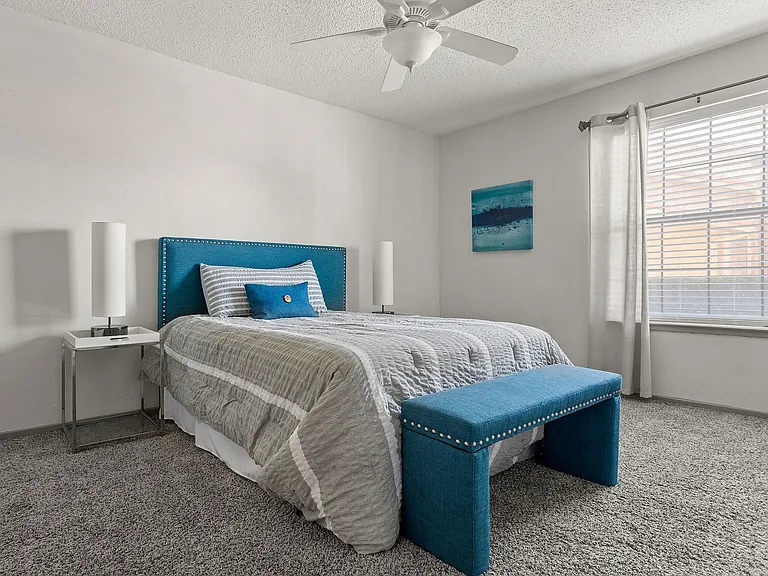 C242360_Calloway_1B1BModel_Bedroom_02-2