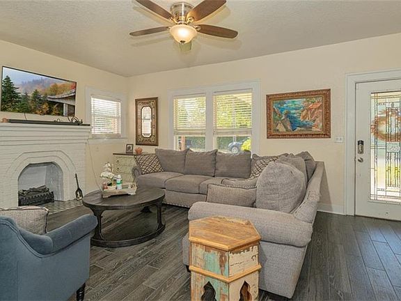 5th image of 3413 W Empedrado St
