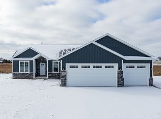 W7039 Jaclyn Ln, Greenville, WI 54942