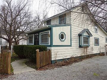 2nd image of 1533 E 73rd St