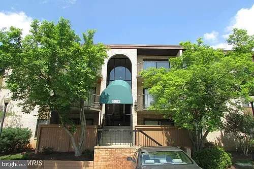 6982 Hanover Pkwy #400 Photo 1