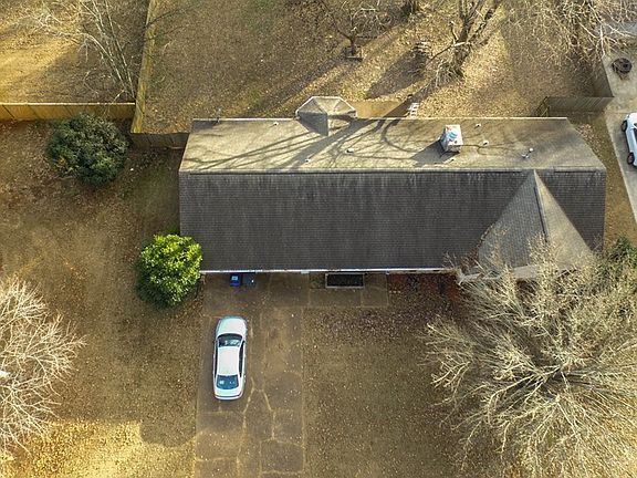 5th image of 119 Kensington Dr
