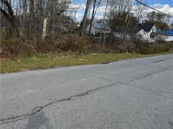 2nd Ave #2, Mayfield, NY 12117