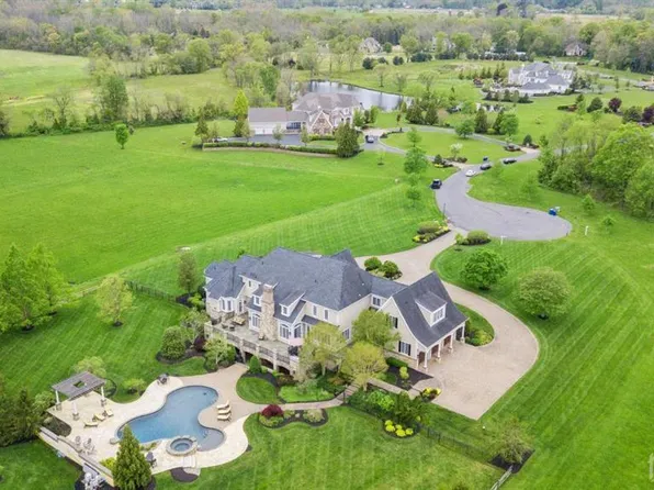 409 Willow Ln, Southampton, NJ 08088