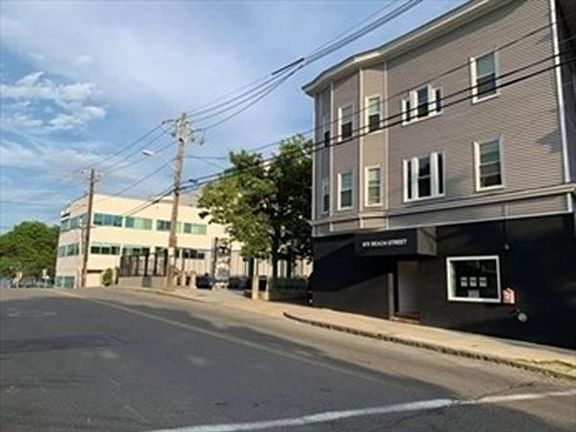 2nd image of 675 Beach St #27