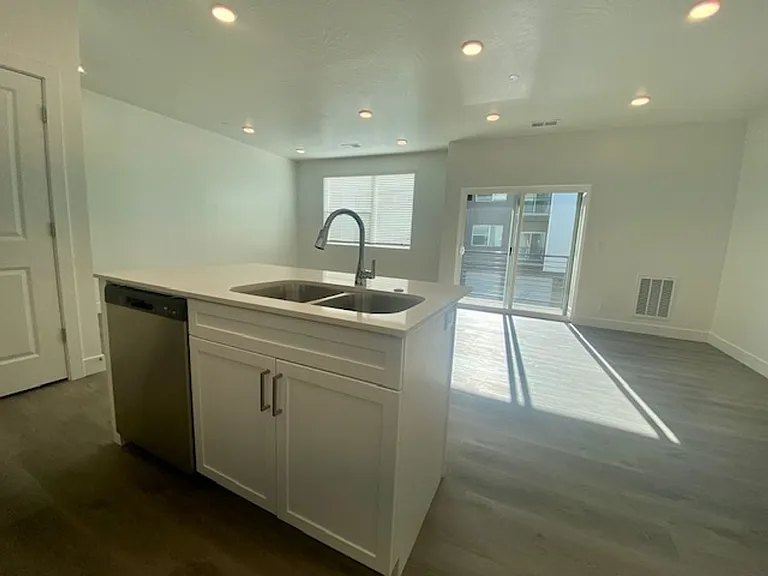5801 S Garnet Dr #1204 — Photo 9