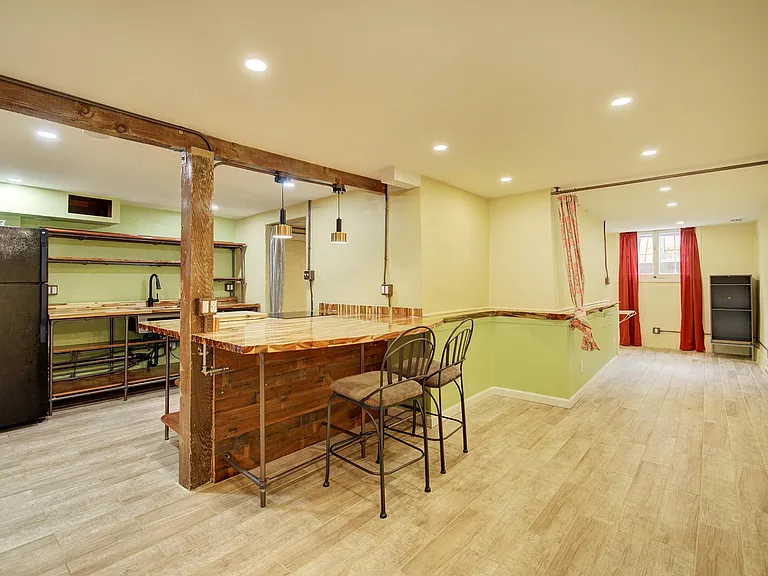 2125 Cedar St #2 — Photo 3