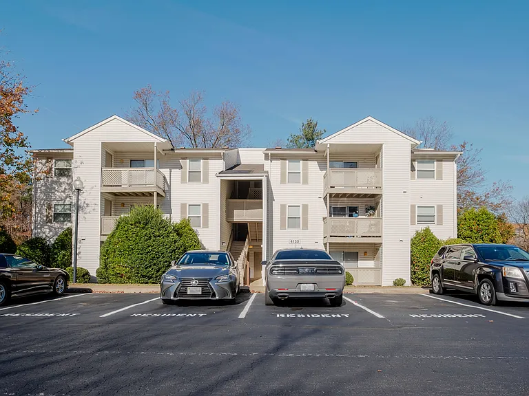 Laurel Pines — Photo 30