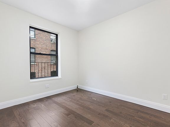 4th image of 526 W 111th St #4EE