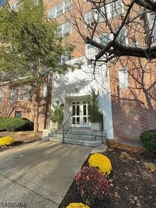 5 Roosevelt Pl   4A #4A, Montclair, NJ, 07042