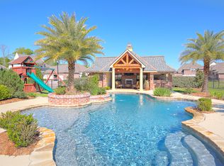 8868 Carriagewood Estates Dr, Baton Rouge, LA 70817