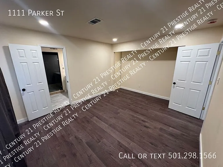 1111 Parker St — Photo 13