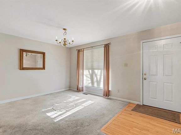 2nd image of 433 Summit Tree Ct