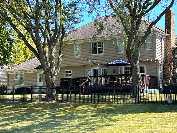 4th image of 747 Raintree Dr
