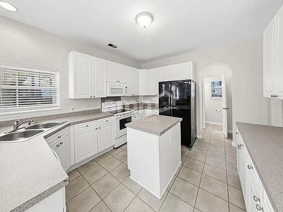 4th image of 858 Bent Hickory Rd
