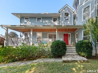 27 Crest Rd, Norwalk, CT 06853