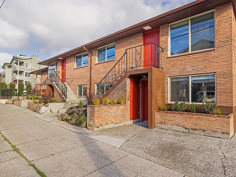 Ballard Seattle 3 Bedroom Apartment for Rent | In-Unit Laundry, Pet Friendly, Parking Available &... — Photo 21