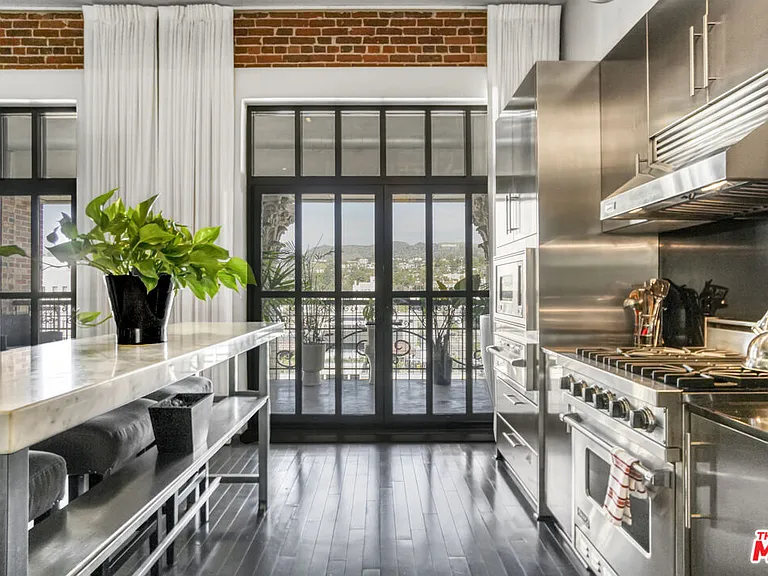 1645 Vine St #1007 — Photo 12